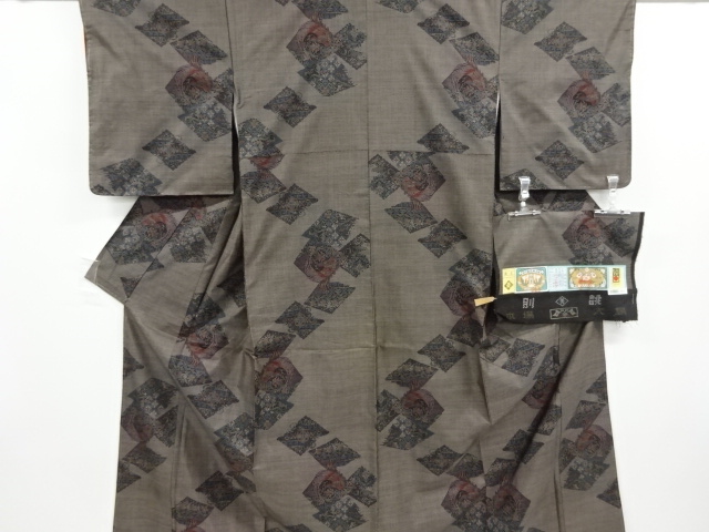 大島紬泥染松川菱取り七宝花模様小紋着物025w